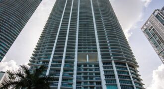 900 Biscayne Bay